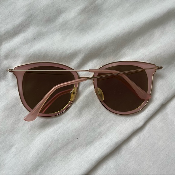 VINTAGE PINK SUNGLASSES/ FASHION GLASSES - Picture 4 of 6
